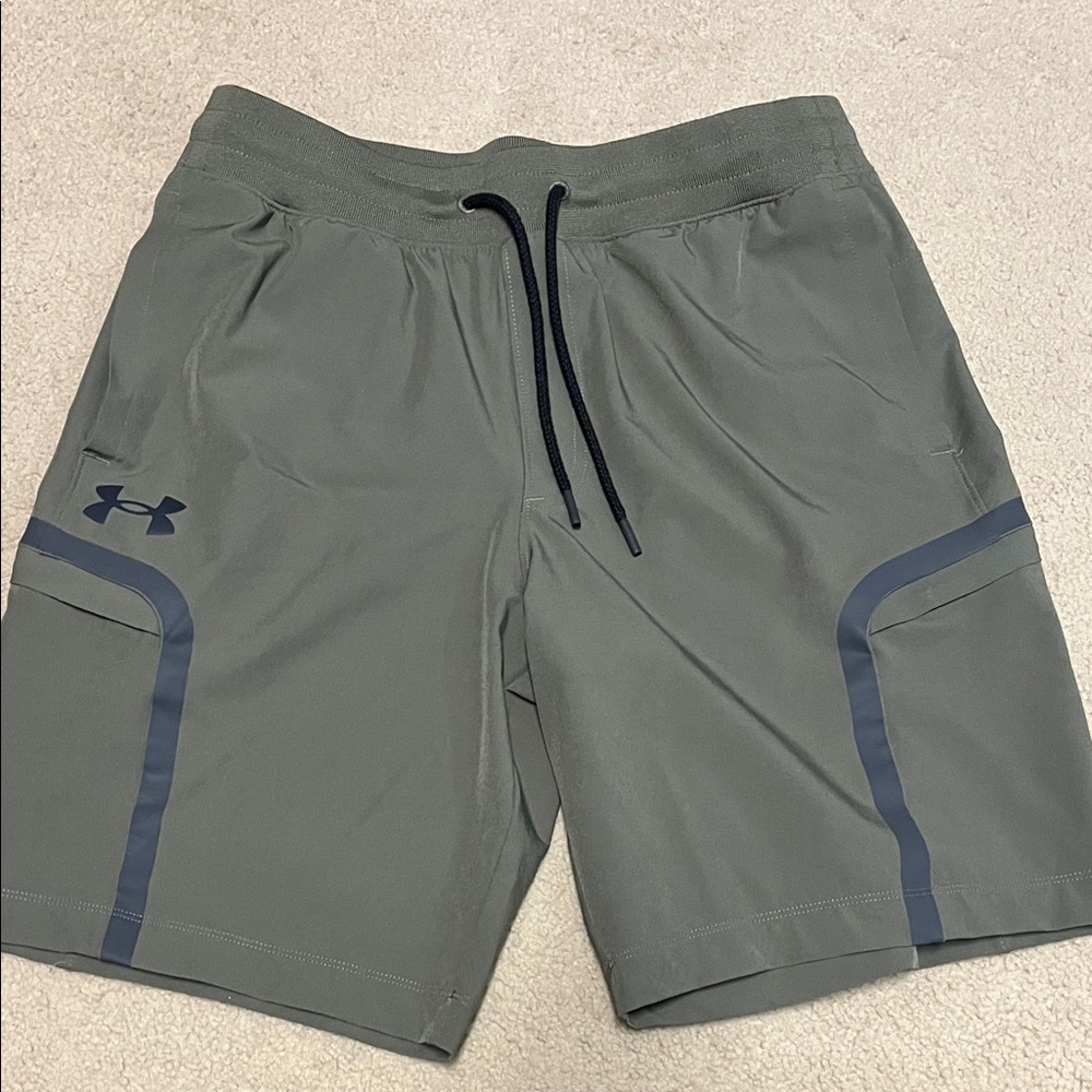 Under Armour Men's Olive Athletic cargo  Shorts
